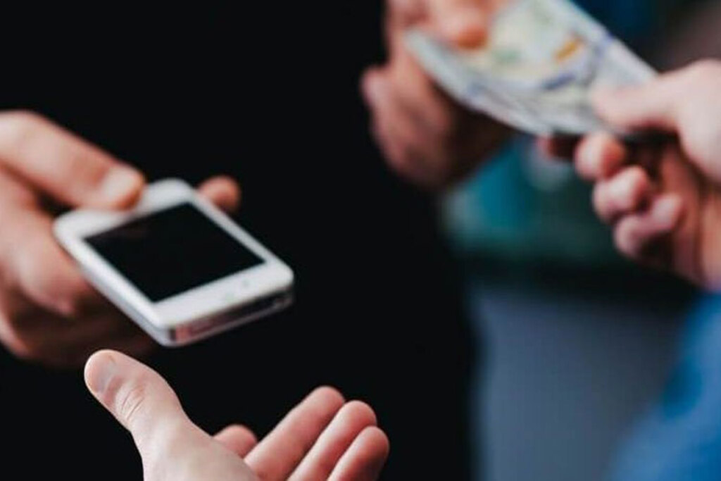 How to Sell Your Old Phone Before Buying a New One?
